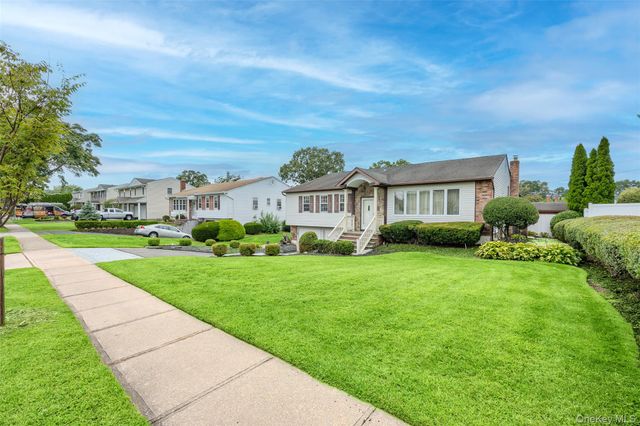 3 Louis Place, Nesconset, NY 11767