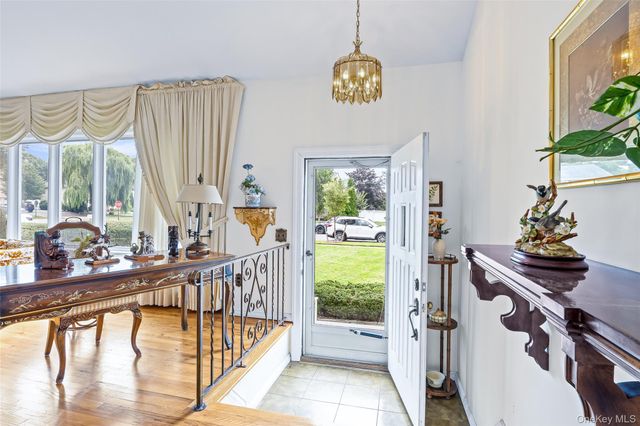 3 Louis Place, Nesconset, NY 11767