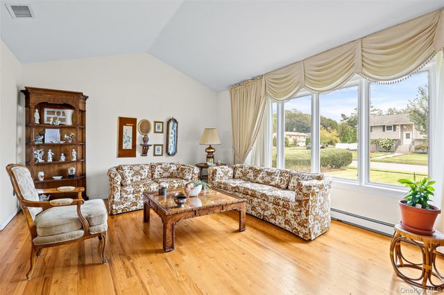 3 Louis Place, Nesconset, NY 11767