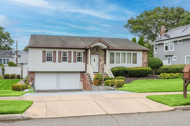 3 Louis Place, Nesconset, NY 11767