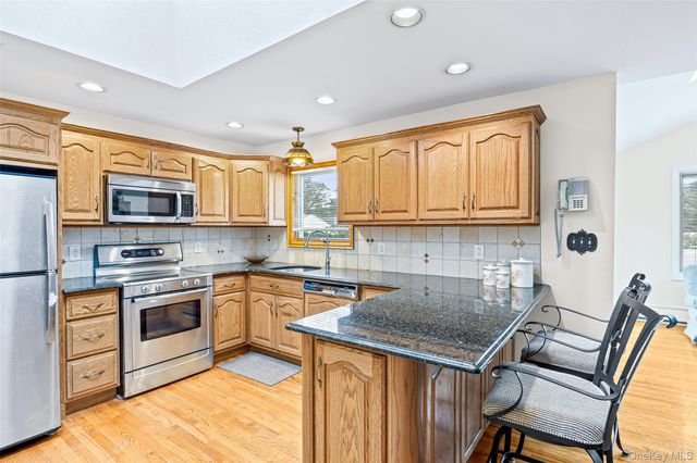 3 Louis Place, Nesconset, NY 11767