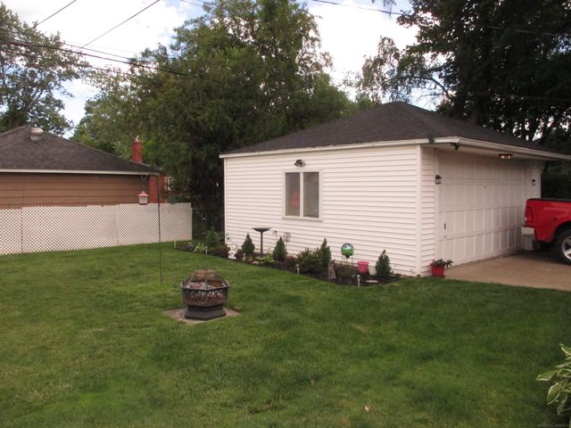 24624 Marine Avenue, Eastpointe, MI 48021