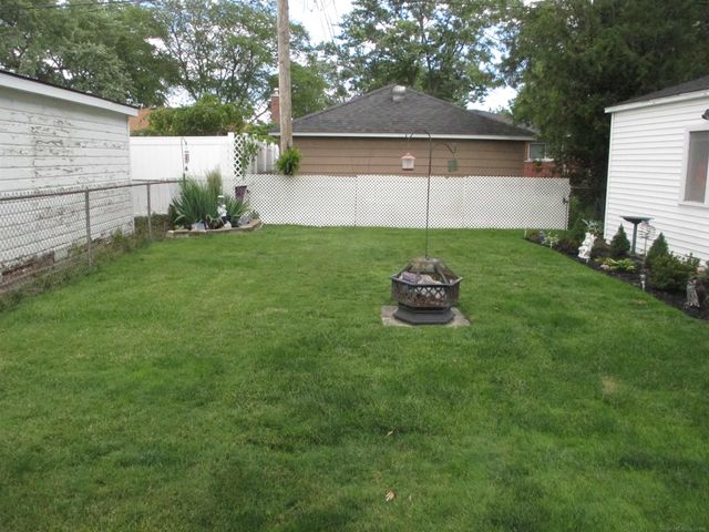 24624 Marine Avenue, Eastpointe, MI 48021