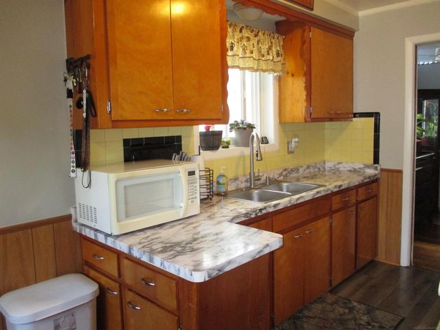 24624 Marine Avenue, Eastpointe, MI 48021