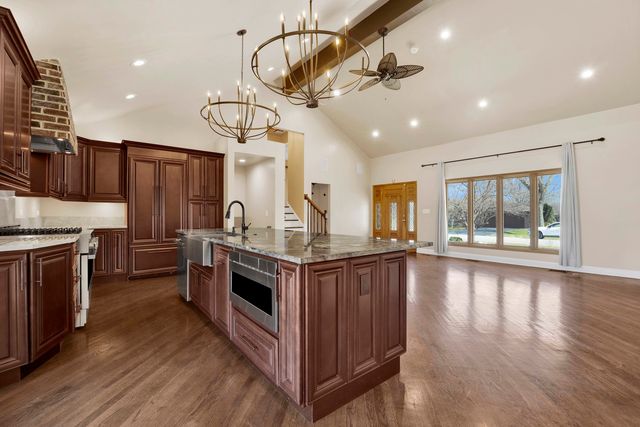 5N464 Neva Terrace, Itasca, IL 60143