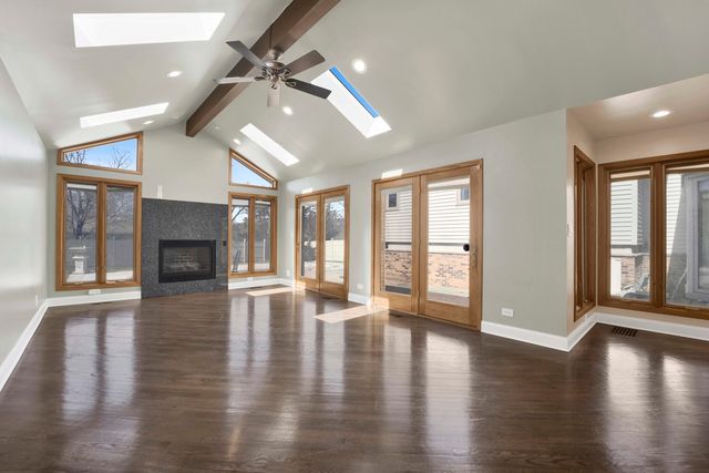 5N464 Neva Terrace, Itasca, IL 60143