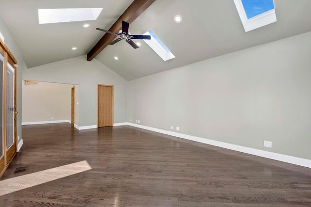 5N464 Neva Terrace, Itasca, IL 60143