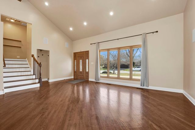 5N464 Neva Terrace, Itasca, IL 60143