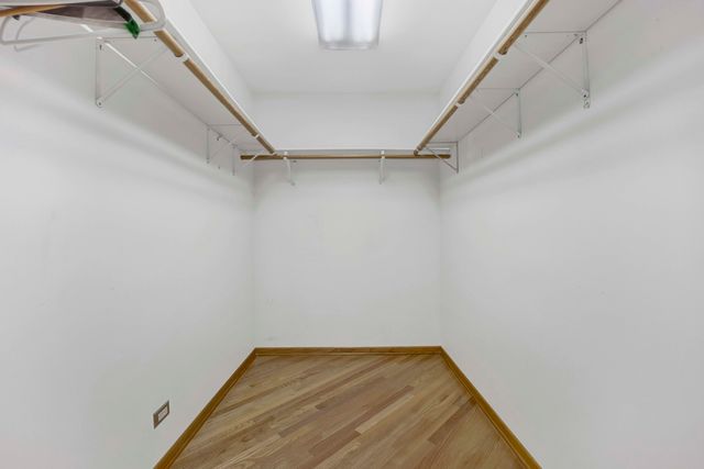 5N464 Neva Terrace, Itasca, IL 60143