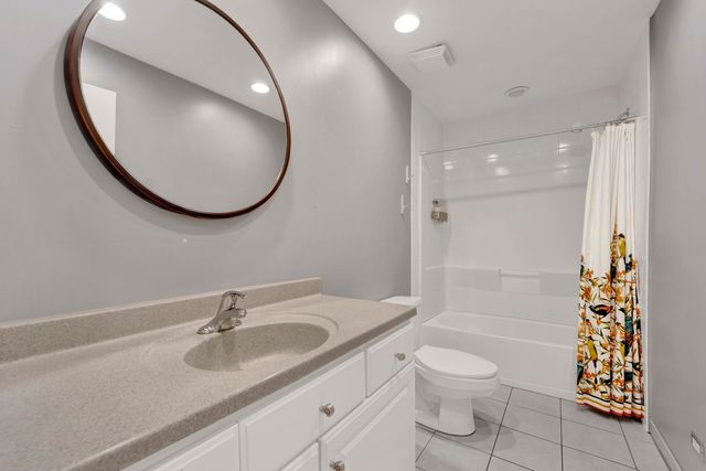 5N464 Neva Terrace, Itasca, IL 60143