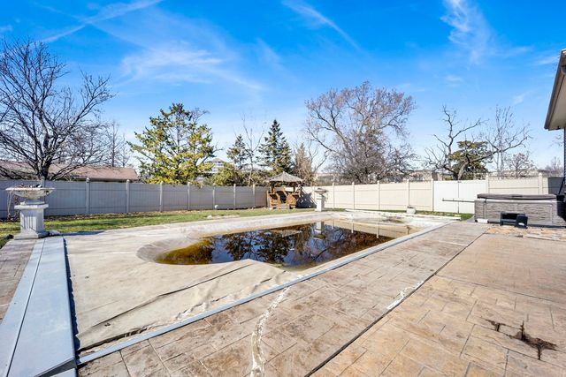 5N464 Neva Terrace, Itasca, IL 60143