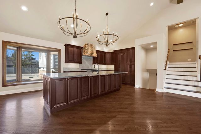 5N464 Neva Terrace, Itasca, IL 60143