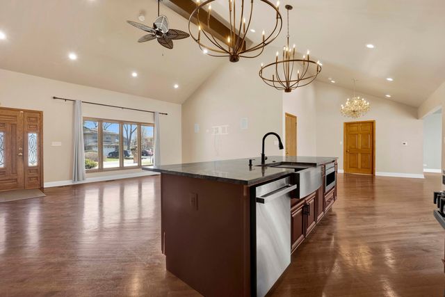 5N464 Neva Terrace, Itasca, IL 60143