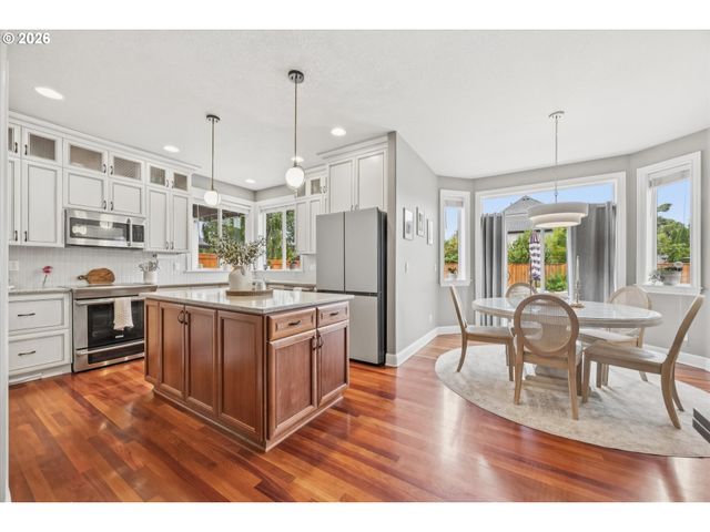 12060 HAZELDELL Ave, Oregon City, OR 97045