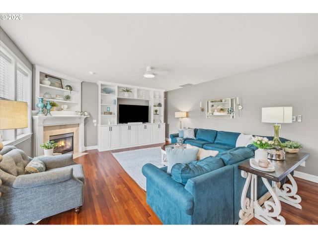 12060 HAZELDELL Ave, Oregon City, OR 97045