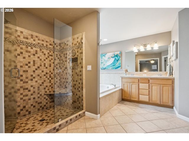 12060 HAZELDELL Ave, Oregon City, OR 97045