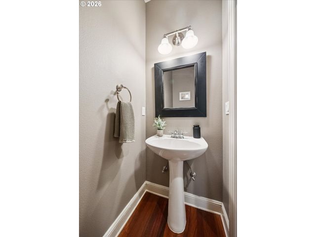 12060 HAZELDELL Ave, Oregon City, OR 97045