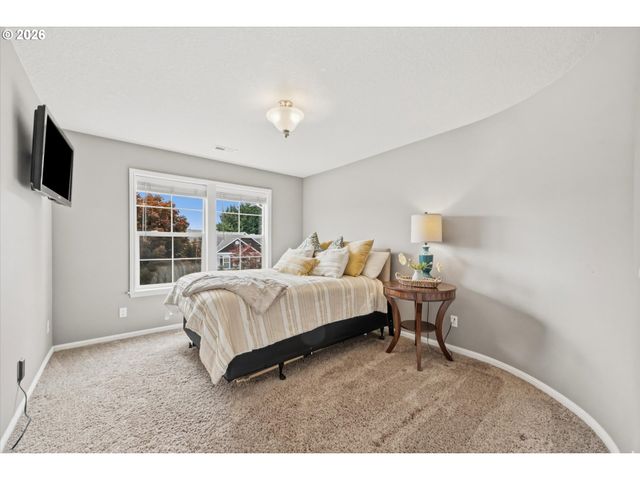 12060 HAZELDELL Ave, Oregon City, OR 97045