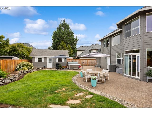 12060 HAZELDELL Ave, Oregon City, OR 97045