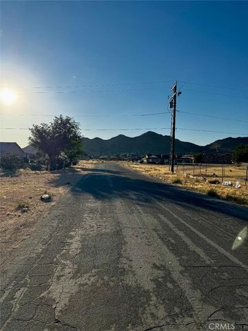154 60 Broken Bow Road, Apple Valley, CA 92307