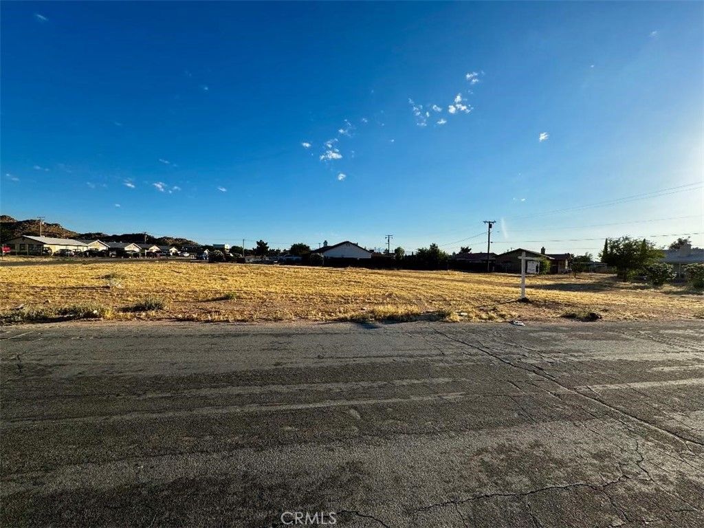 154 60 Broken Bow Road, Apple Valley, CA 92307
