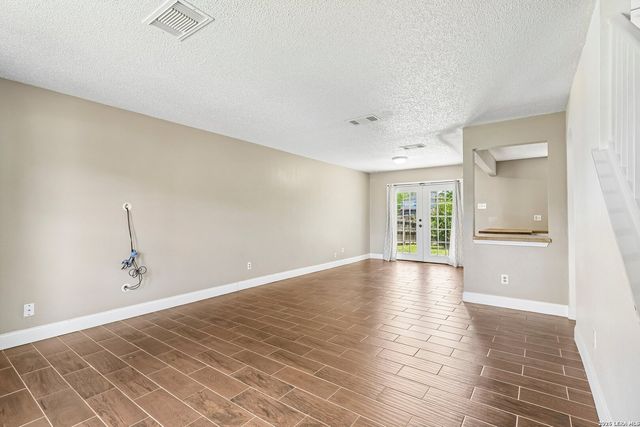 10132 SUNSET PL, San Antonio, TX 78245
