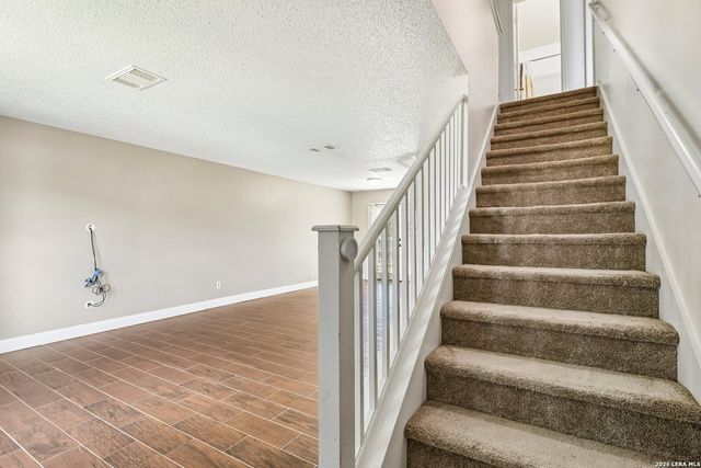 10132 SUNSET PL, San Antonio, TX 78245