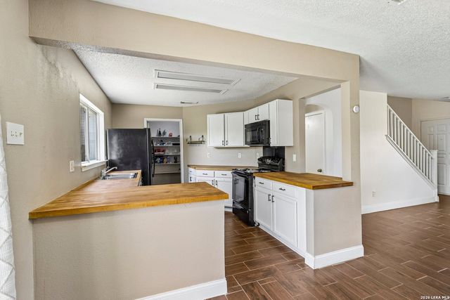 10132 SUNSET PL, San Antonio, TX 78245