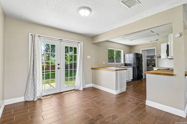 10132 SUNSET PL, San Antonio, TX 78245