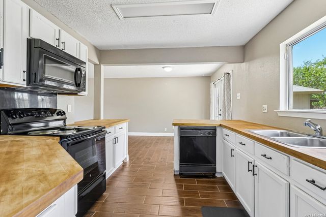 10132 SUNSET PL, San Antonio, TX 78245