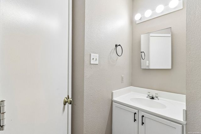 10132 SUNSET PL, San Antonio, TX 78245