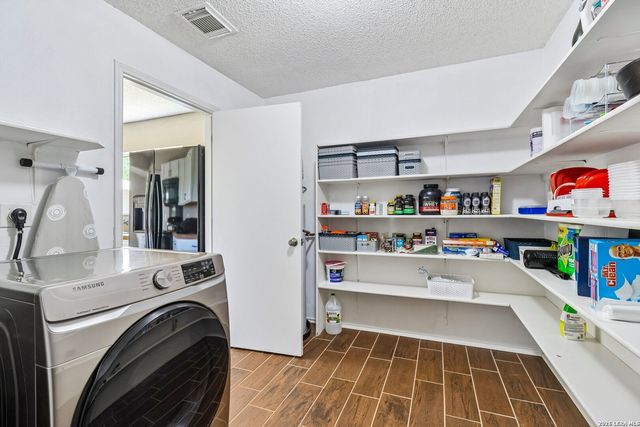 10132 SUNSET PL, San Antonio, TX 78245