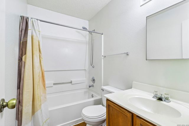 10132 SUNSET PL, San Antonio, TX 78245