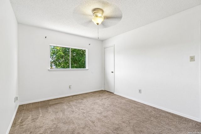 10132 SUNSET PL, San Antonio, TX 78245