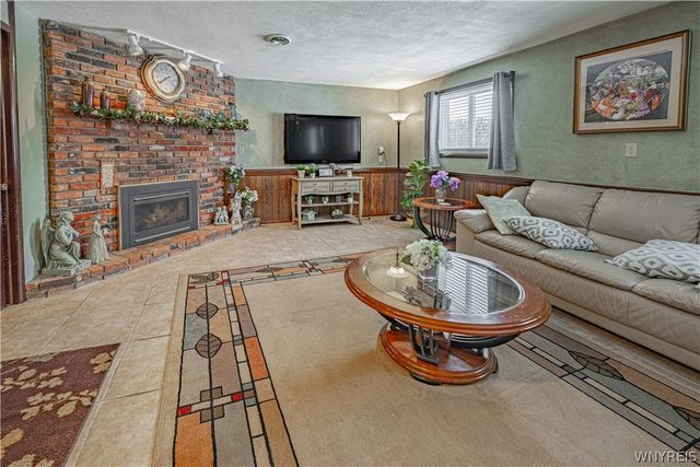 6399 Buell Drive, Lockport Town, NY 14094