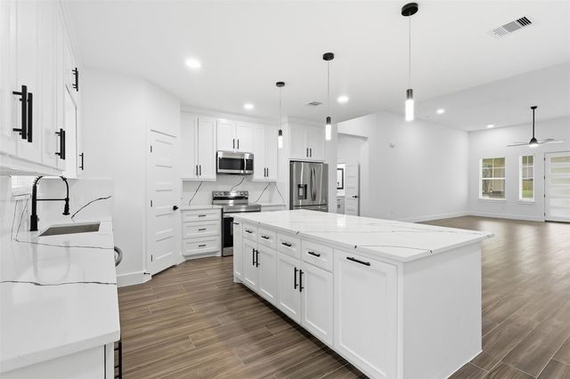 25088 Forest Circle, Hockley, TX 77447