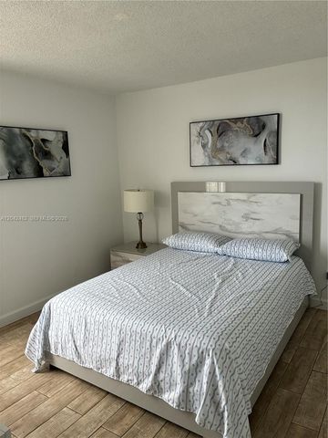 2000 NE 135th St 710, North Miami, FL 33181