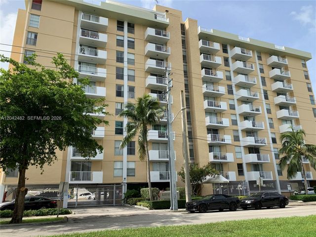 2000 NE 135th St 710, North Miami, FL 33181