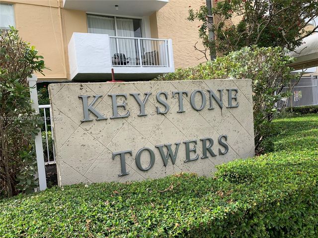 2000 NE 135th St 710, North Miami, FL 33181