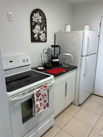 2000 NE 135th St 710, North Miami, FL 33181