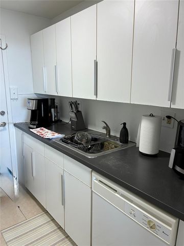 2000 NE 135th St 710, North Miami, FL 33181