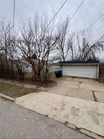 4609 Lee Road, Cleveland, OH 44128