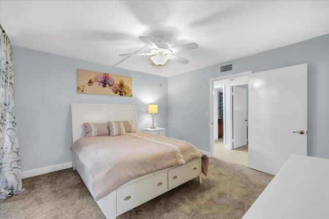 5190 Las Verdes Circle 108, Delray Beach, FL 33484