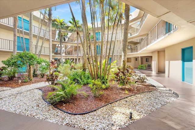 5190 Las Verdes Circle 108, Delray Beach, FL 33484