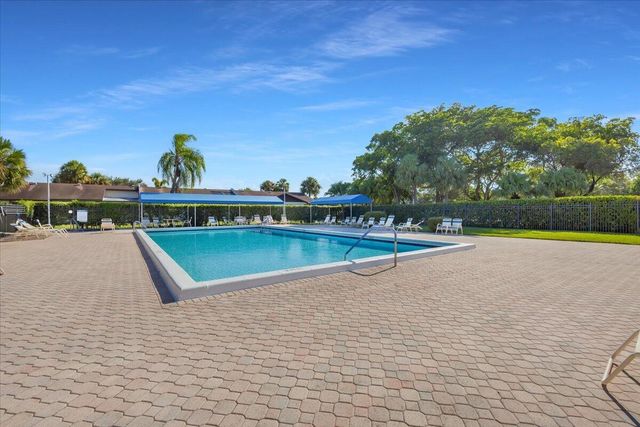 5190 Las Verdes Circle 108, Delray Beach, FL 33484