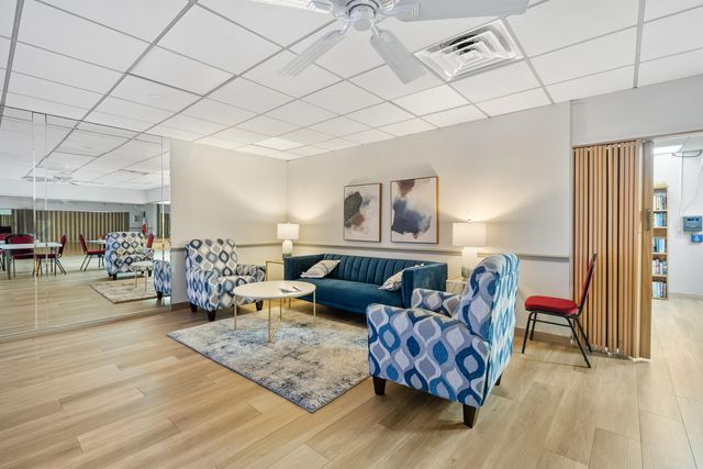 5190 Las Verdes Circle 108, Delray Beach, FL 33484