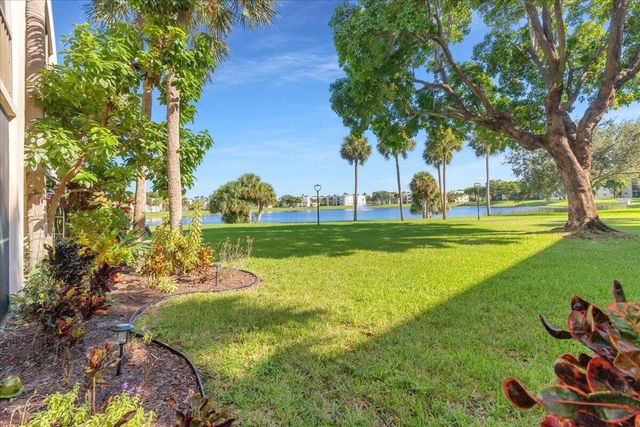5190 Las Verdes Circle 108, Delray Beach, FL 33484