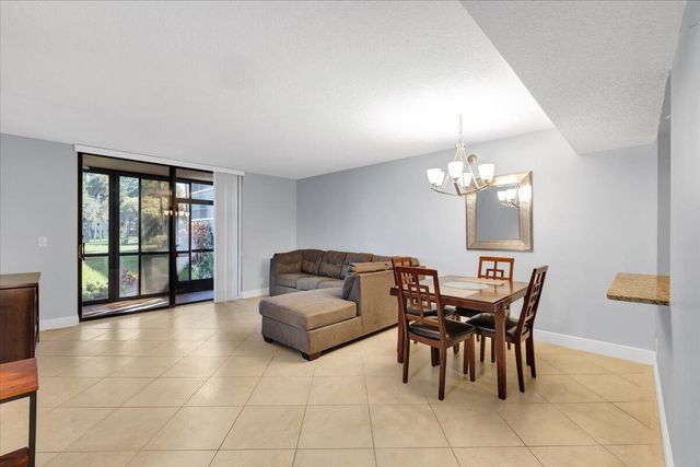 5190 Las Verdes Circle 108, Delray Beach, FL 33484