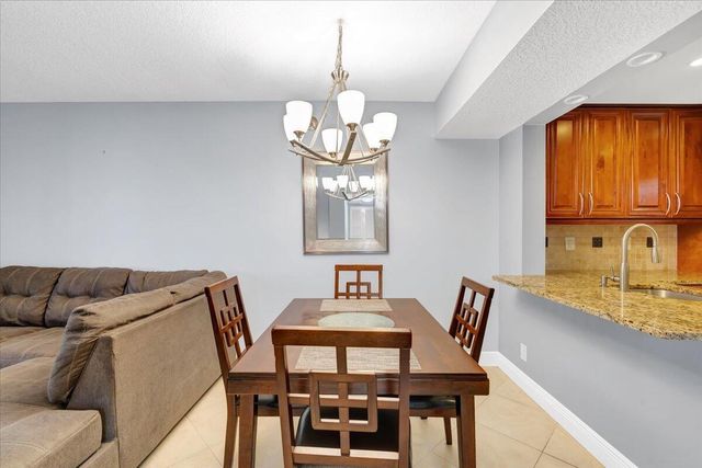 5190 Las Verdes Circle 108, Delray Beach, FL 33484
