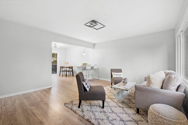 4304 Clearview Drive, Mchenry, IL 60050